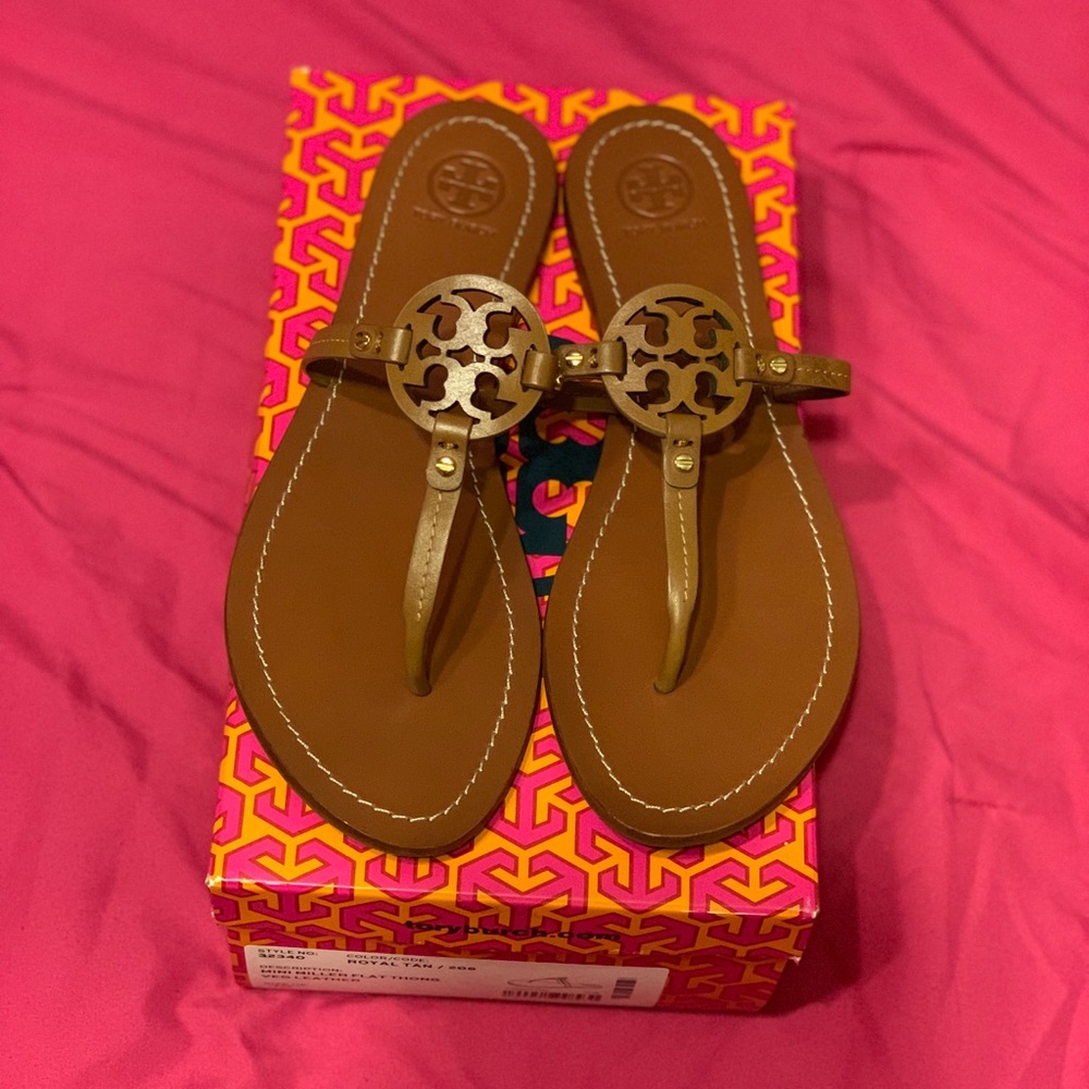Tory Burch Mini Miller Flat Thong Veg Leather